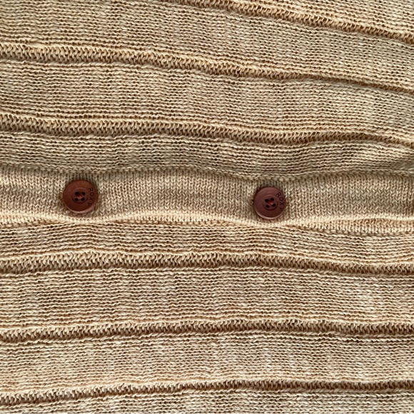 Cute Spring ROXY Tank Top! Match this with a pair of jeans or shorts. - Picture 5 of 5